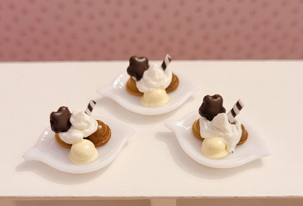 assiette 3 boules de glace miniatures accessoires maisons de poupées