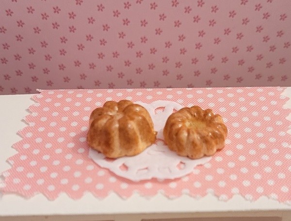 brioches minis miniatures accessoires maisons de poupées vitrines polymère