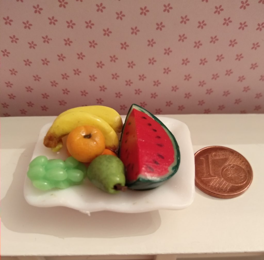 assiette de fruits miniatures accessoires maisons de poupées