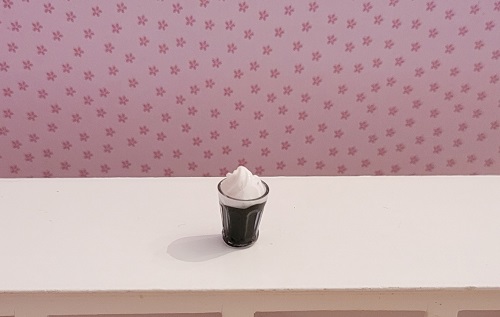 verre de café miniature accessoire maison de poupées